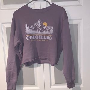 Women’s Hollister cropped Colorado crewneck